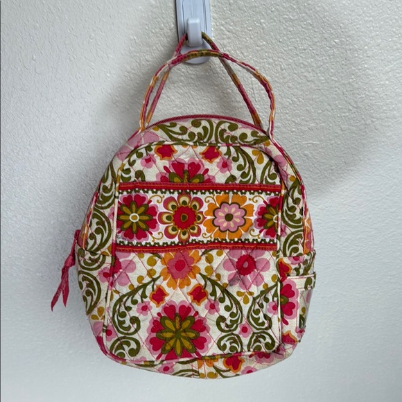 Vera Bradley Floral Patterned bag w/zip closure & two Handles - Picture 1 of 6